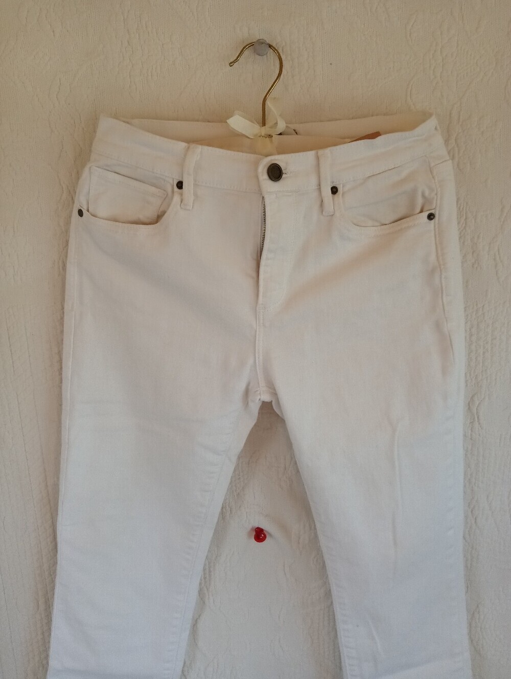DRIFTWOOD White Cropped Jeans Rose Embroidery Frayed Hem Stretch Summer Floral - Picture 3 of 11